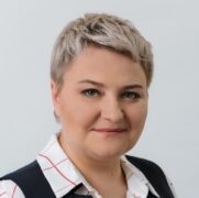 ПОЗДРАВЛЕНИЕ ОТ ИМЕНИ ГЛАВЫ ЧЕРДЫНСКОГО МУНИЦИПАЛЬНОГО ОКРУГА АННЫ БАТАГОВОЙ